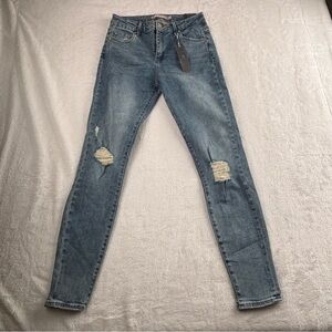 Tractr Women's Light Blue Distressed Skinny‎ Jeans